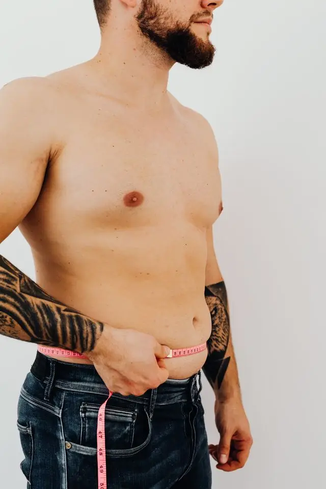 homem mede a cintura e emagrece facilmente mas a mulher diz não consigo emagrecer
