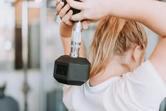 Treino de força em casa, alternativa a Ozempic e Mounjaro para emagrecer